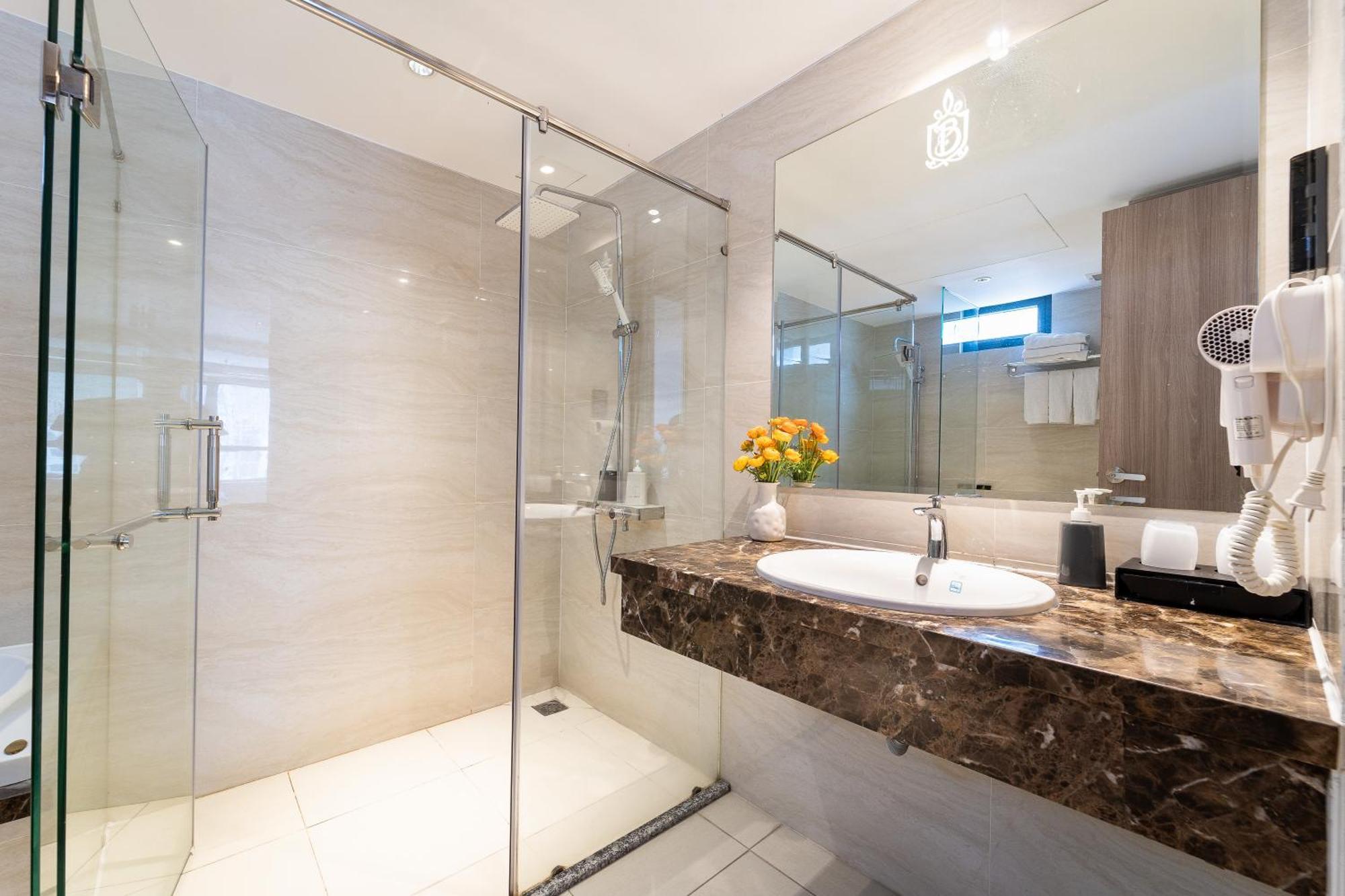 Nicecy Hotel Suites & Spa Cidade de Ho Chi Minh Quarto foto