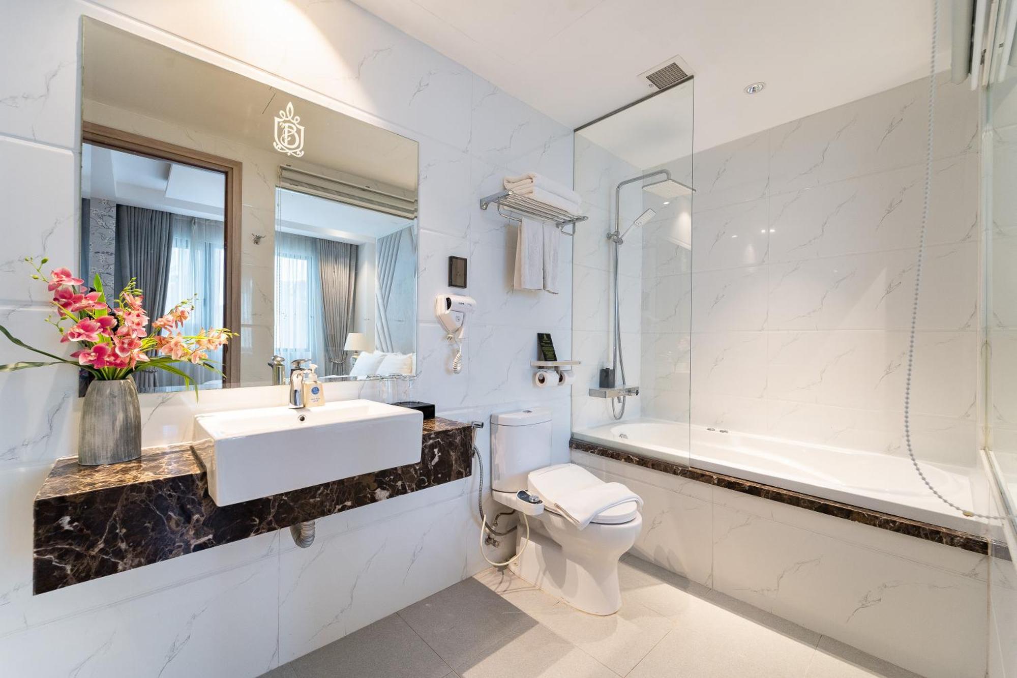 Nicecy Hotel Suites & Spa Cidade de Ho Chi Minh Exterior foto